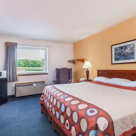 Super 8 By Wyndham Lexington Hamburg Area Hotel Exterior photo