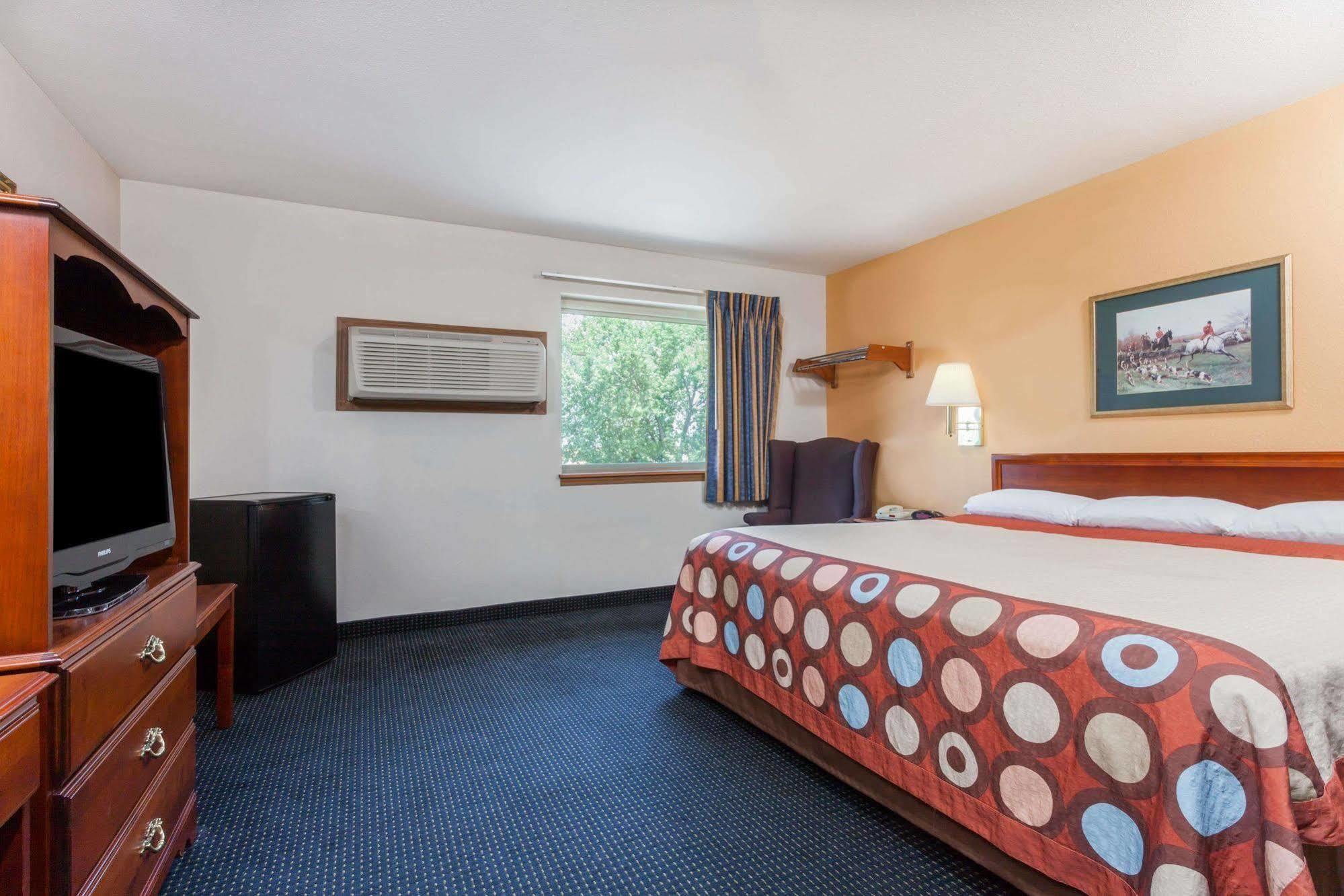 Super 8 By Wyndham Lexington Hamburg Area Hotel Exterior photo